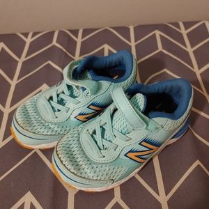 New Balance toddler girls running 7.5 WIDE FIT